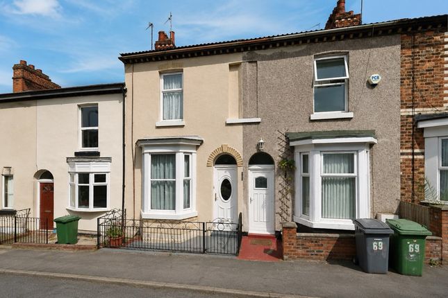 2 bed property, in Rodney Street, £100,000