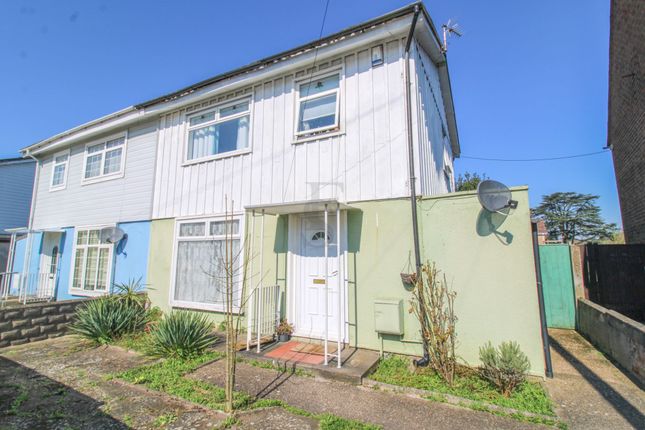 3 bed property, in Kemp Road, £195,000