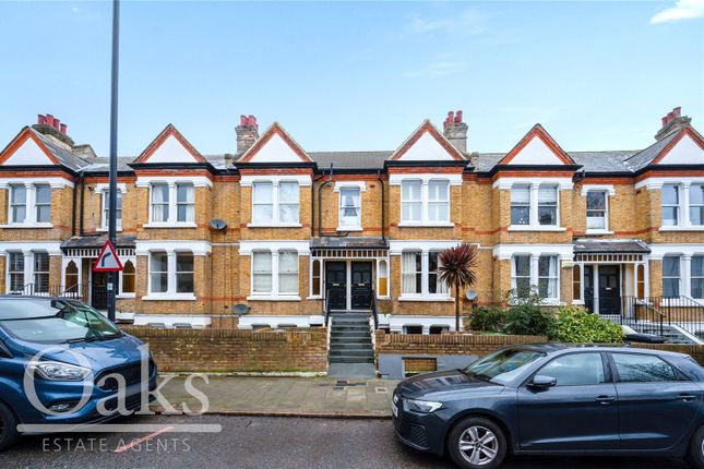 1 bed property, in Knollys Road, £300,000
