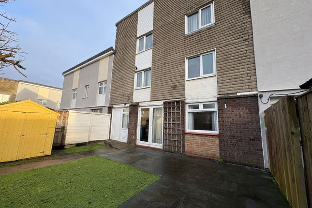 5 bed property, in Stroud Crescent West, £100,000