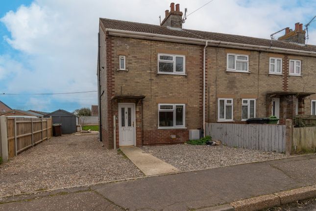 2 bed property, in Westfield Avenue, £200,000
