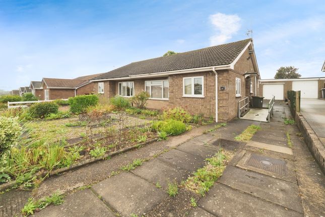 2 bed property, in Valley View Drive, £120,000