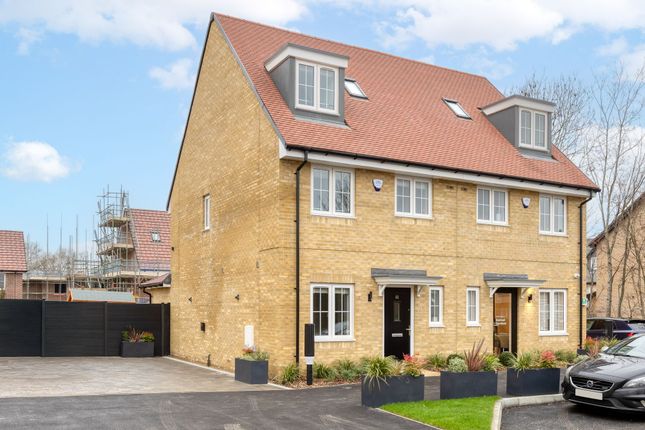 3 bed property, in Off Graves Paddock, £475,000