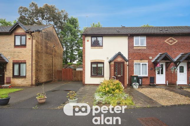 2 bed property, in Forge Mews, £160,000