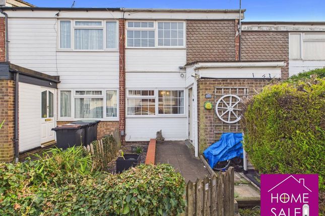3 bed property, in Ponds Close, £170,000