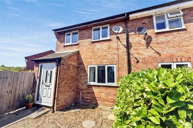 3 bed property, in Hayward Place, £240,000