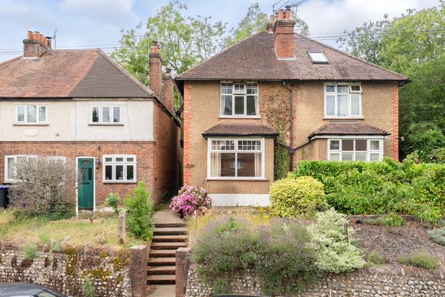 3 bed property, in Vincent Lane, £399,950