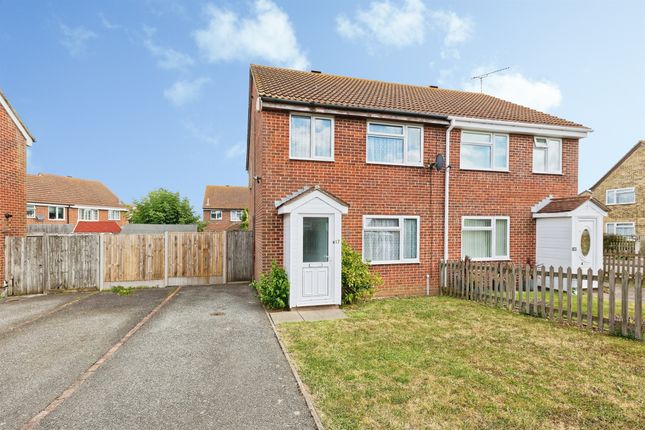 3 bed property, in Derwent Way, £260,000