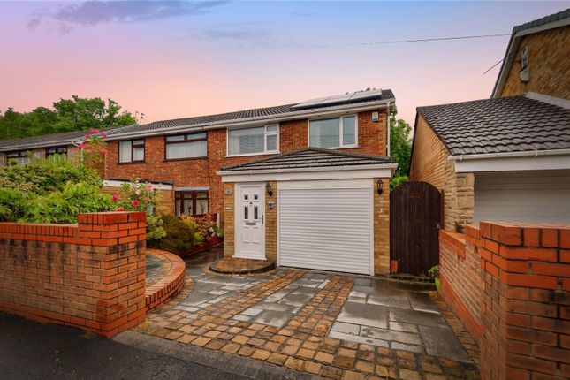 3 bed property, in Renfrew Avenue, £220,000
