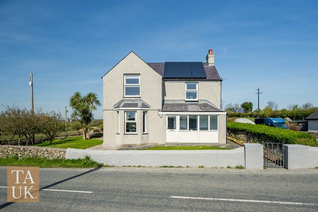 4 bed property, in Llynfaes LL65, £500,000