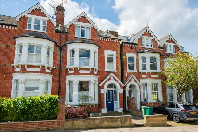 1 bed property, in Onslow Road, £489,000