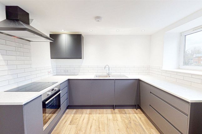 2 bed property, in Flat 10, £125,000