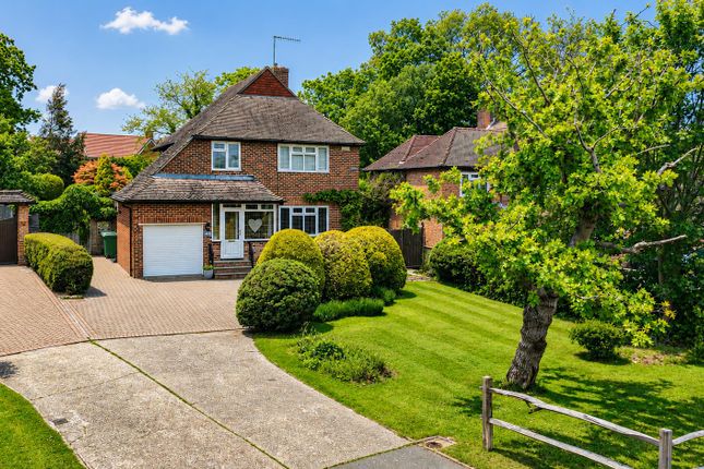5 bed property, in Harley Shute Road, £570,000