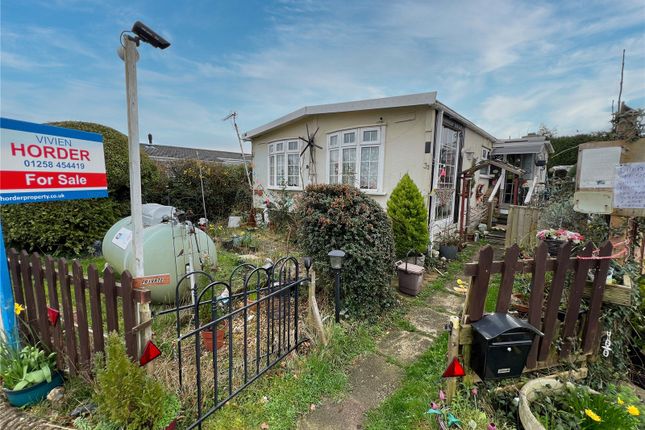 2 bed property, in Winterborne Whitechurch, £60,000