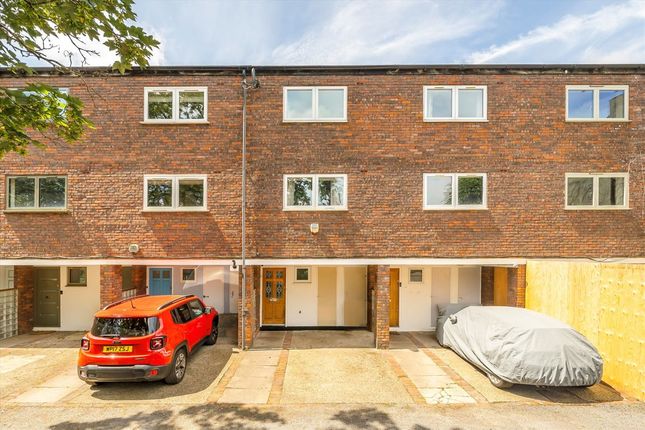 3 bed property, in Beaumont Road, £850,000