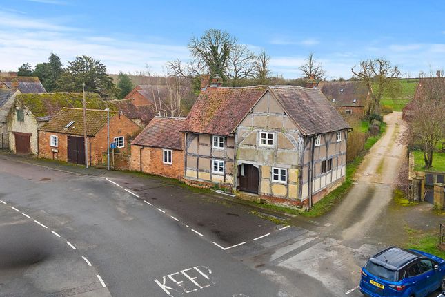 4 bed property, in The Square, £700,000