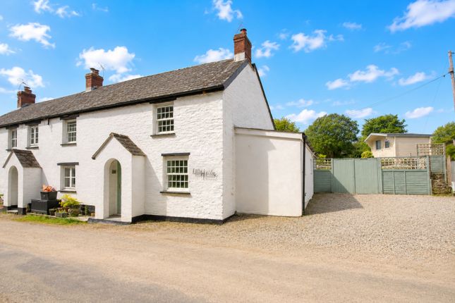 3 bed property, in St. Veep, £440,000