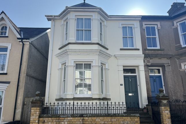 4 bed property, in Alan Road, £345,000