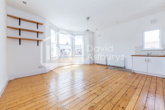1 bed property, in Ferme Park Road, £400,000