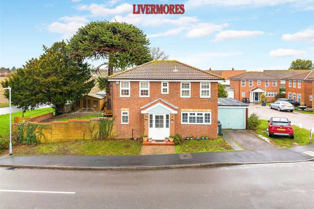 4 bed property, in Brewers Field, £650,000