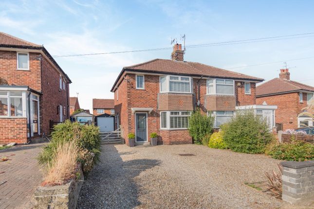 3 bed property, in Greenfields Road, £300,000