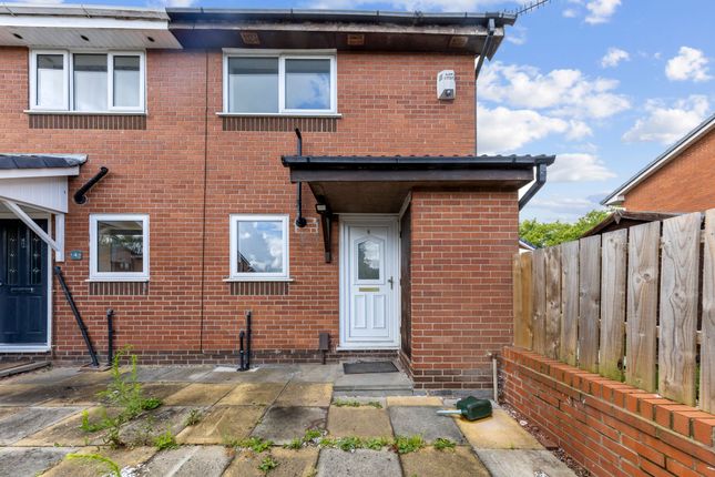 2 bed property, in Ashdown Lane, £160,000