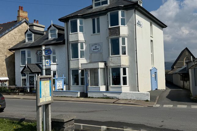 7 bed property, in High Street, £375,000