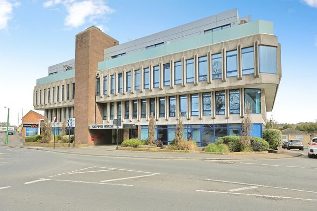 2 bed property, in Ber Street, £190,000