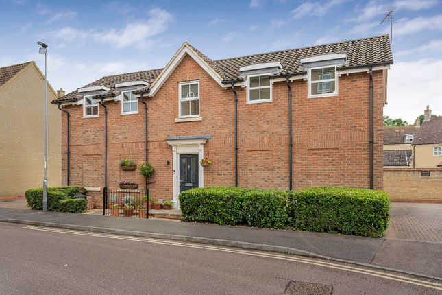 2 bed property, in Christie Drive, £225,000