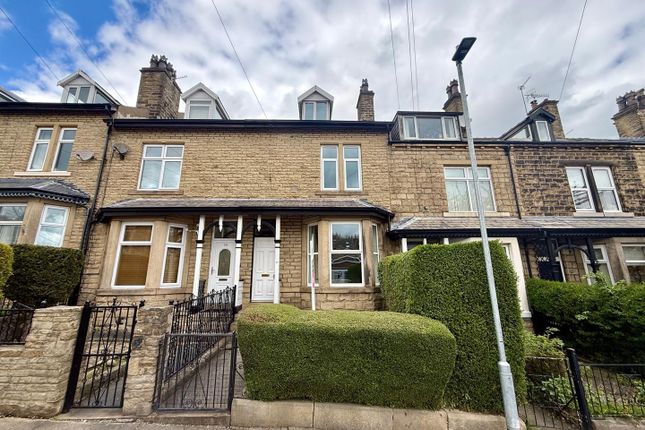 4 bed property, in Hall Royd, £250,000