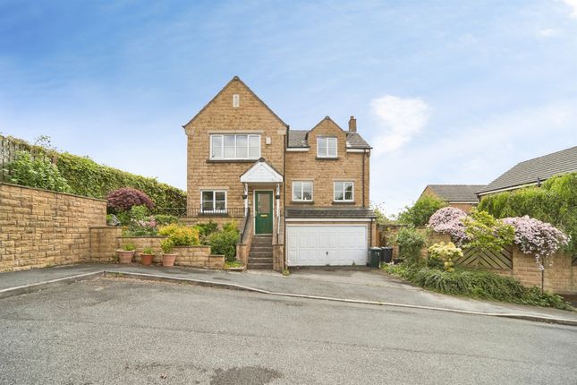 4 bed property, in Elderberry Close, £360,000