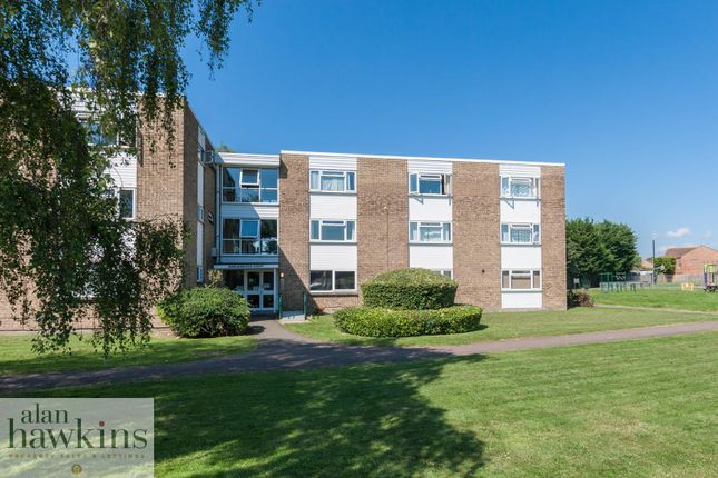 1 bed property, in Marlborough Court, £95,000