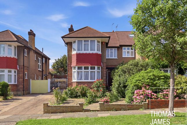 3 bed property, in Corri Avenue, £900,000