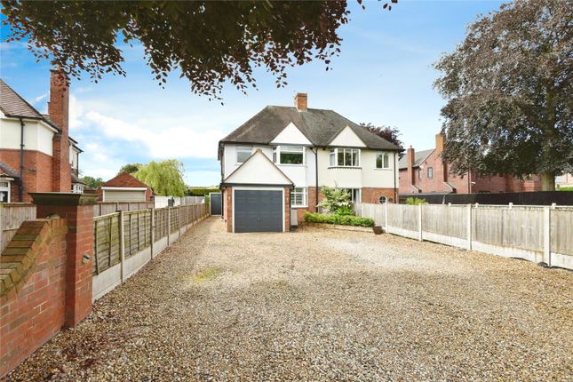 3 bed property, in Crewe Road, £450,000