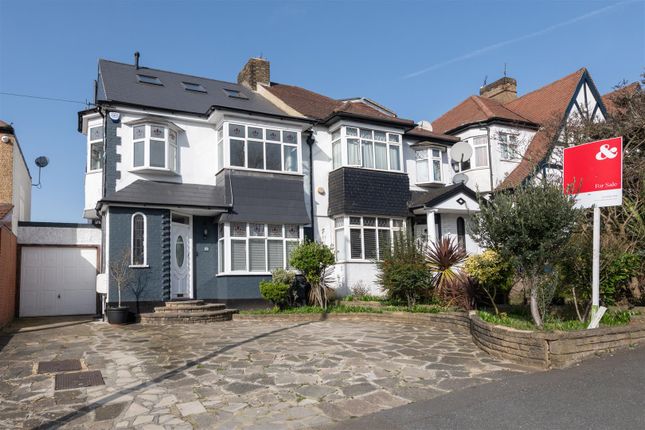 5 bed property, in Osidge Lane, £950,000