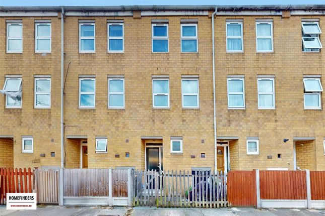 3 bed property, in Caldecott Way, £640,000