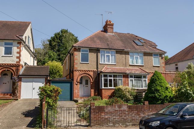 3 bed property, in Hemdean Road, £575,000