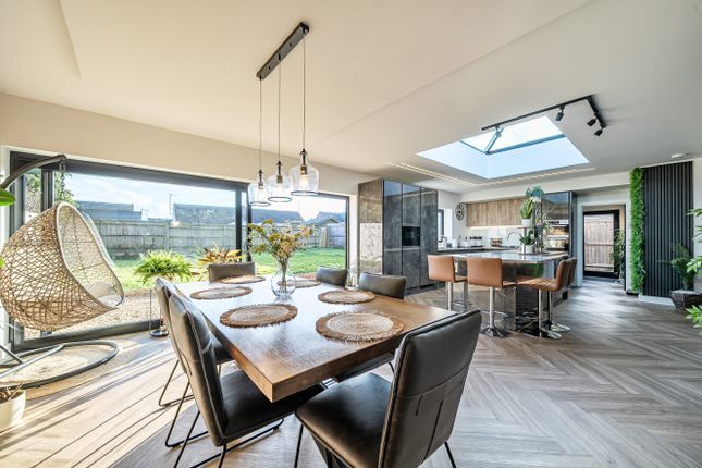 4 bed property, in Carisbrook Terrace, £650,000