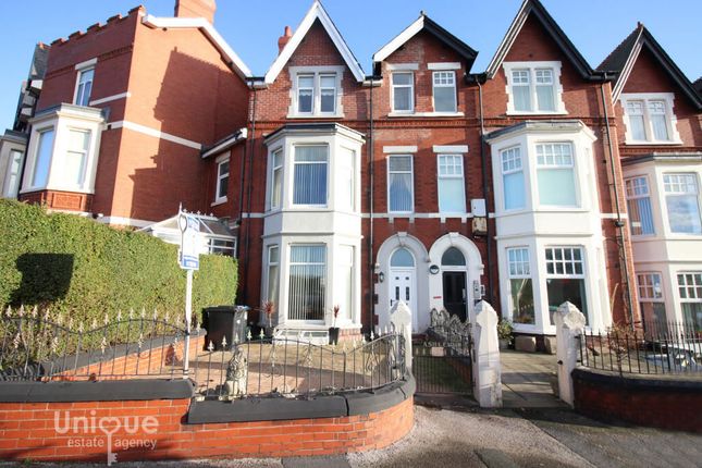 5 bed property, in Mount Road, £195,000