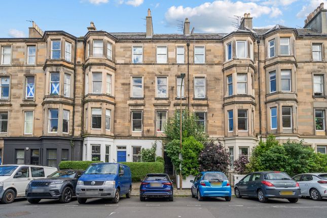 2 bed property, in 11 3F2 Hillside Street, £275,000