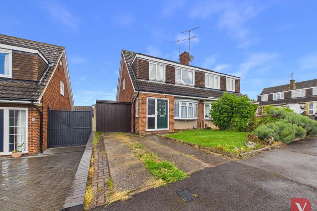 3 bed property, in Barking Close, £350,000