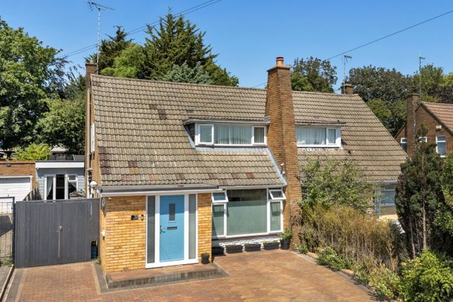 3 bed property, in Wilbury Drive, £400,000