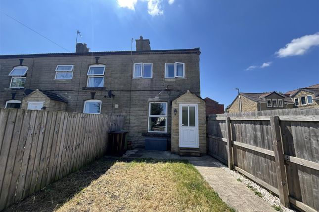 1 bed property, in Thornhill Road, £70,000
