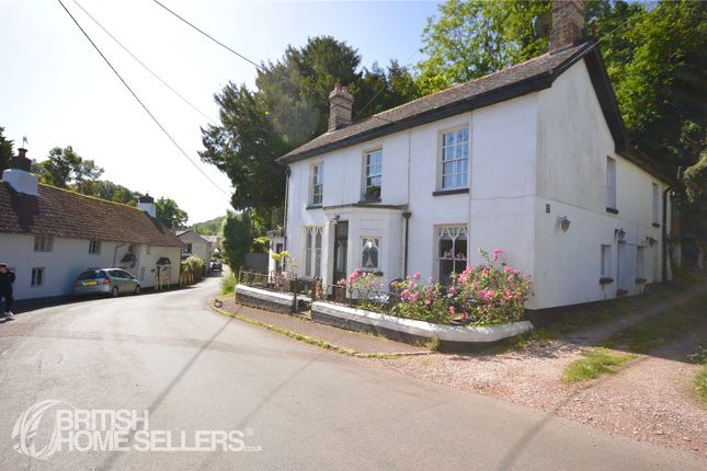 2 bed property, in Combeinteignhead, £170,000