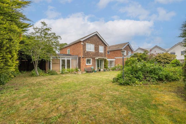 4 bed property, in Addington Close, £725,000
