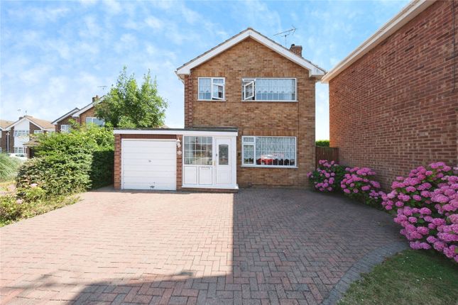 3 bed property, in Worcester Avenue, £235,000