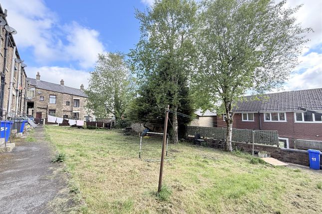 2 bed property, in Lorne Street, £185,000