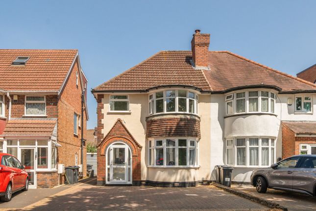 3 bed property, in Lakey Lane, £365,000