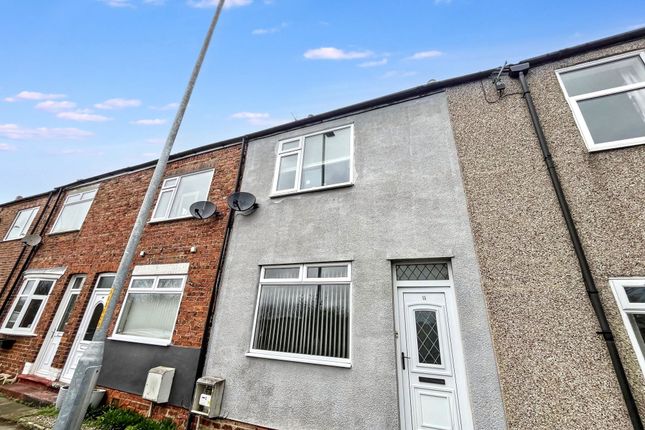 2 bed property, in South Street, £75,000