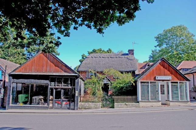 3 bed property, in Ringwood Road, £900,000